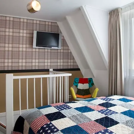 Max Brown Canal District, Part Of Sircle Collection 3*