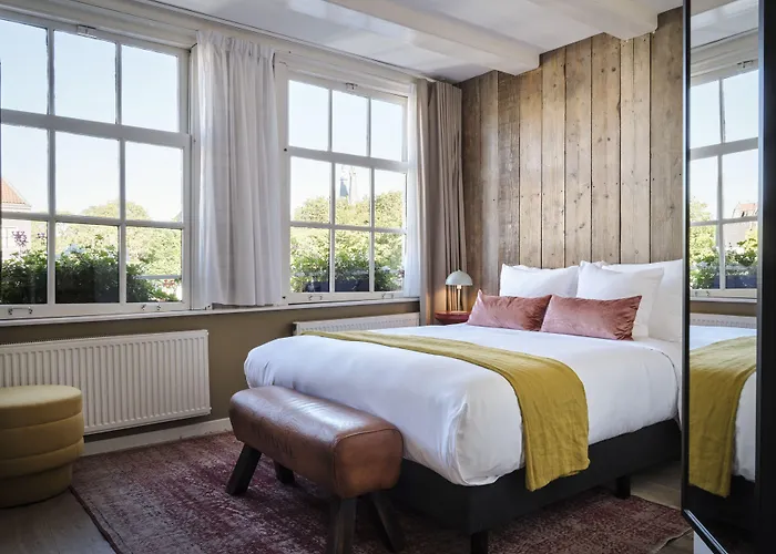 Max Brown Canal District, Part Of Sircle Collection Ámsterdam