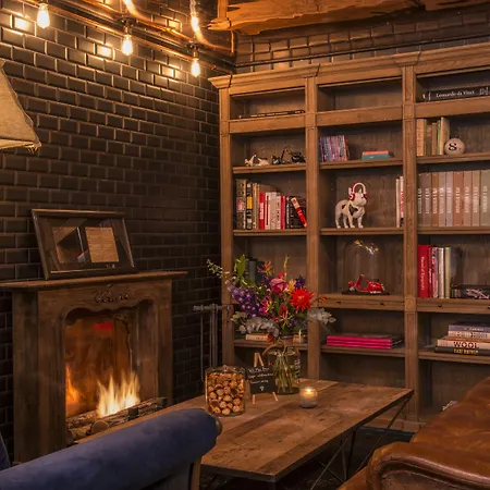 Max Brown Canal District, Part Of Sircle Collection Amsterdam