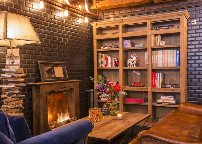 Max Brown Canal District, Part Of Sircle Collection 3*