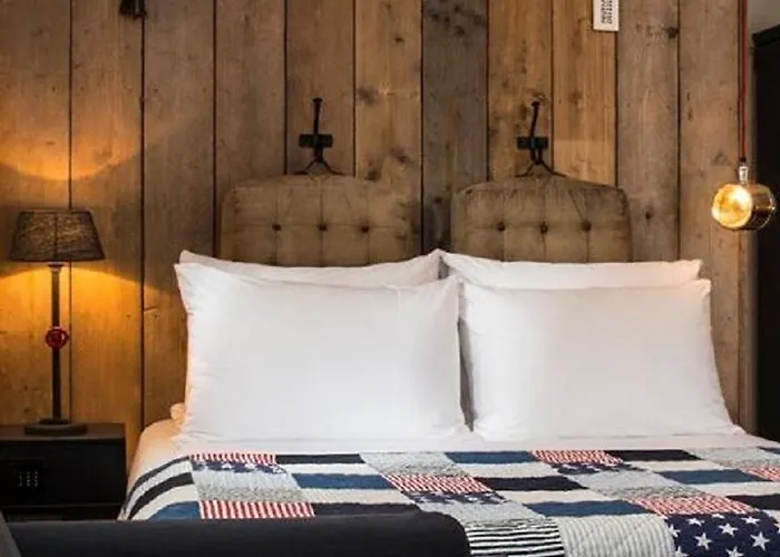 Max Brown Canal District, Part Of Sircle Collection